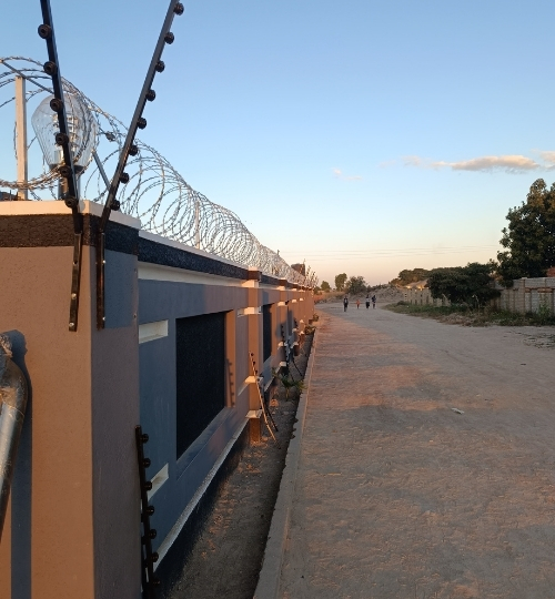 Razor wire & Electric Fence